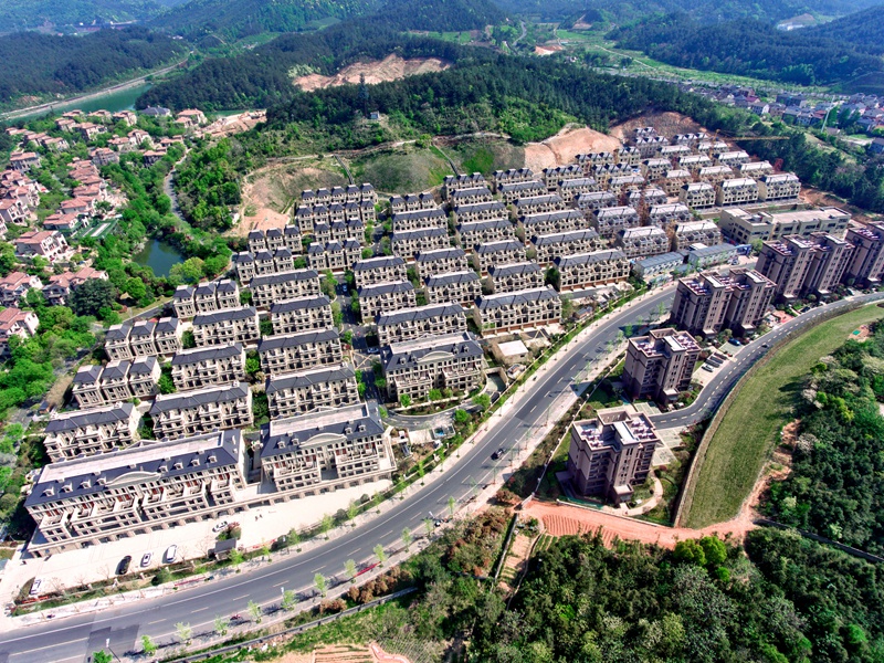 &ldquo;無(wú)違建&rdquo;管得好 龍山莊園小區(qū)上電視了