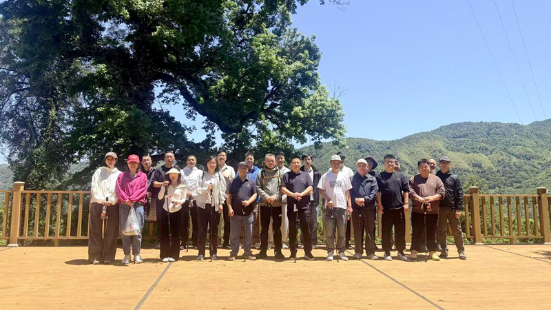 浙農華盛工會開展休閑徒步活動